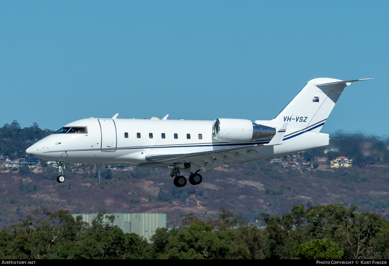 Aircraft Photo of VH-VSZ | Bombardier Challenger 604 (CL-600-2B16) | AirHistory.net #669951