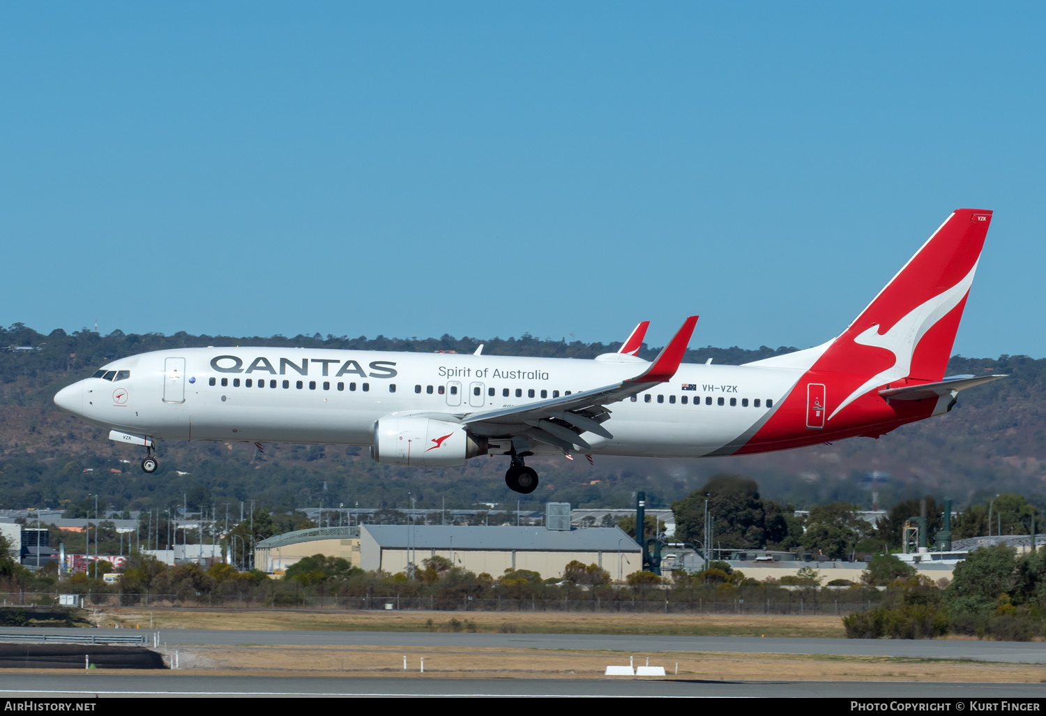Aircraft Photo of VH-VZK | Boeing 737-838 | Qantas | AirHistory.net #670034