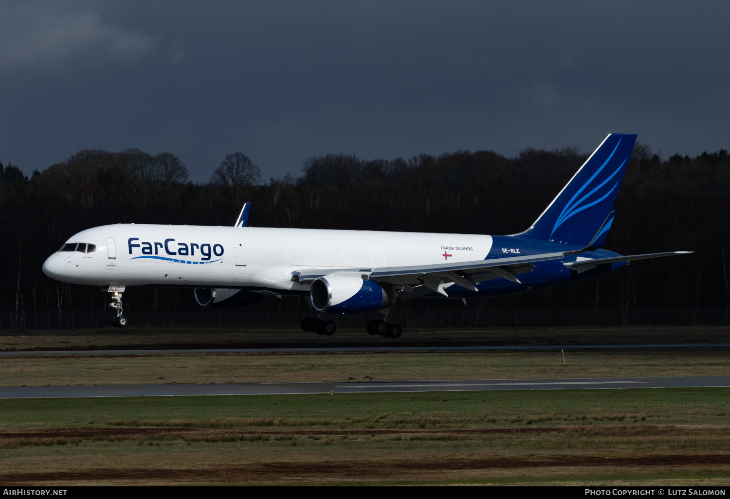 Aircraft Photo of SE-RLE | Boeing 757-223(PCF) | FarCargo | AirHistory.net #670042