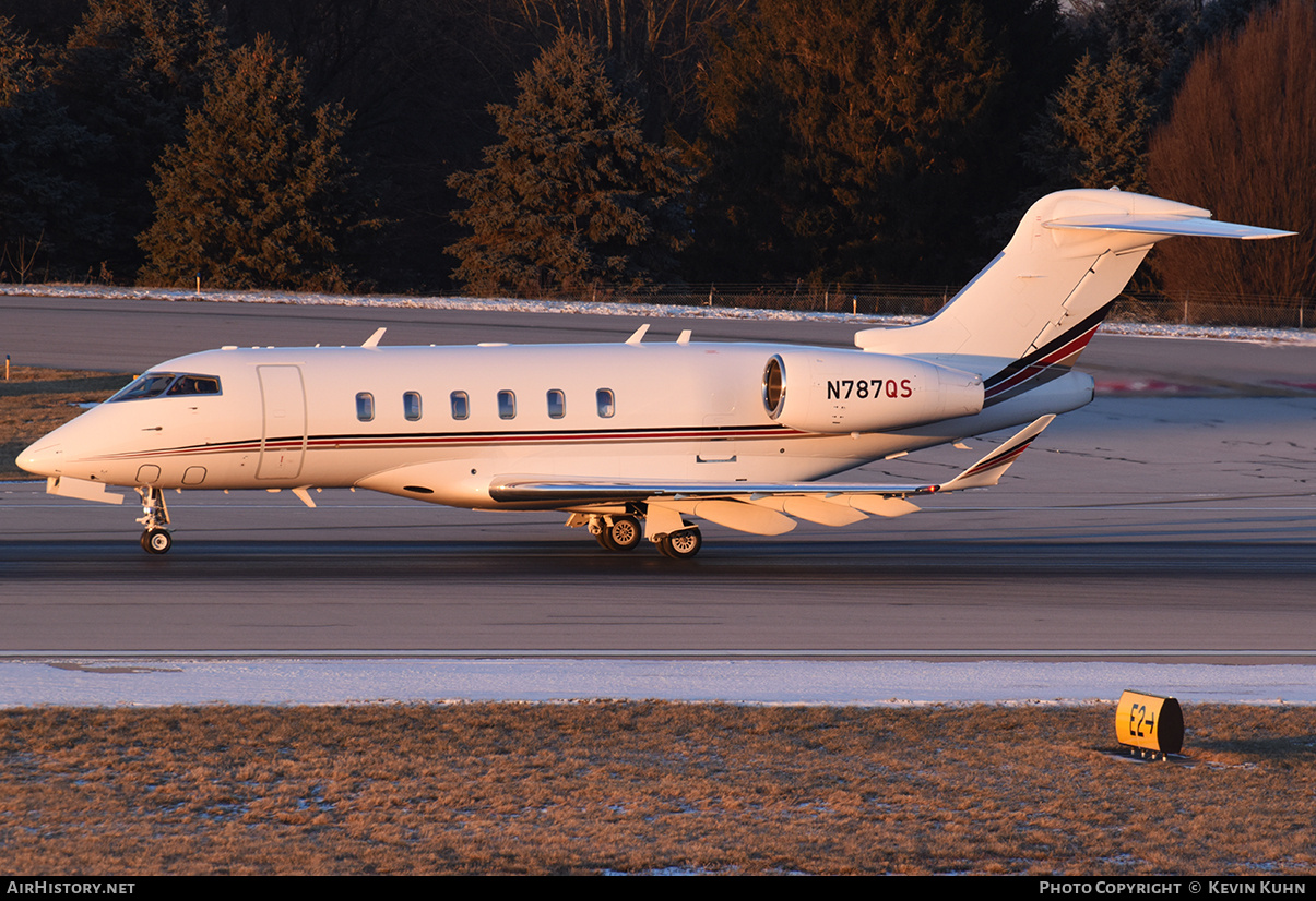 Aircraft Photo of N787QS | Bombardier Challenger 350 (BD-100-1A10) | AirHistory.net #670201