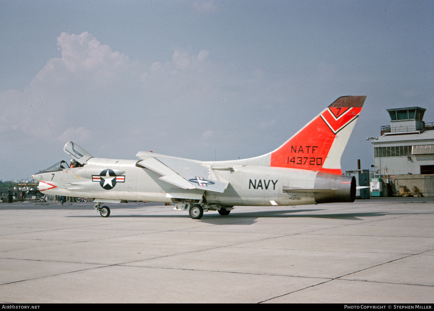 Aircraft Photo of 143720 | Vought F-8A Crusader | USA - Navy | AirHistory.net #670209