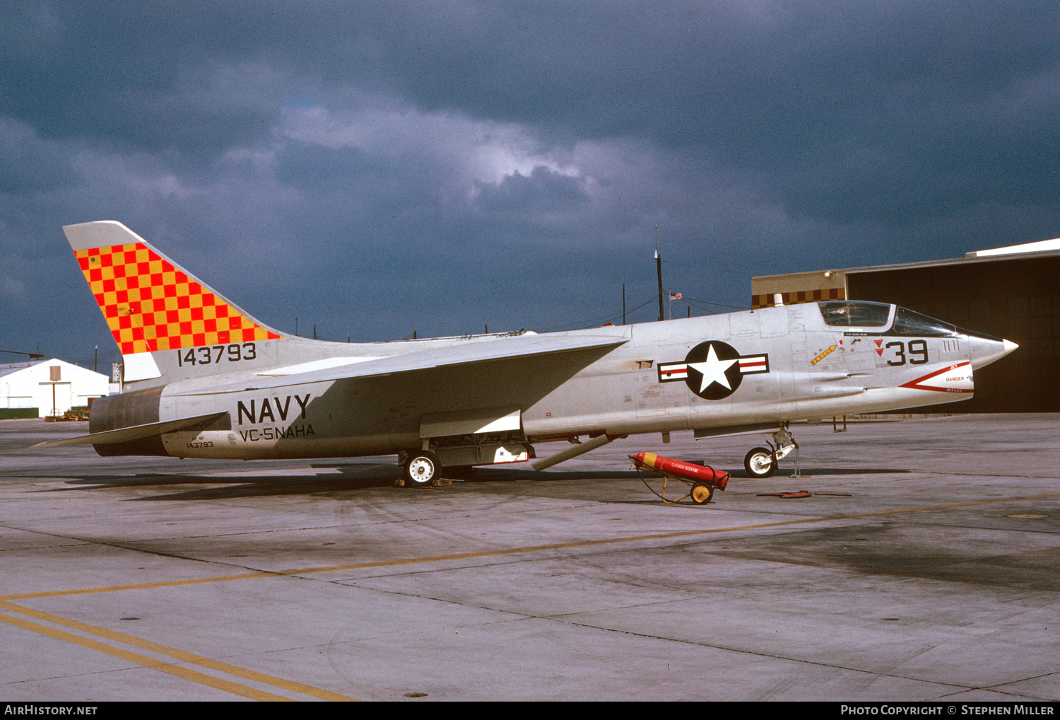 Aircraft Photo of 143793 | Vought DF-8F Crusader | USA - Navy | AirHistory.net #670211