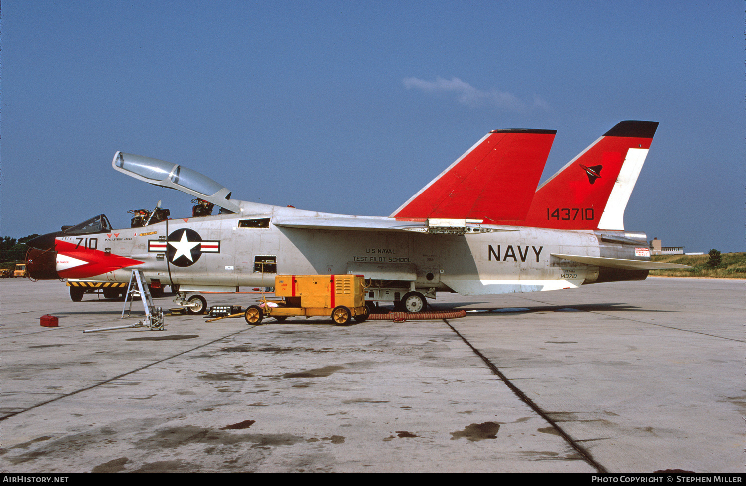 Aircraft Photo of 143710 / 710 | Vought NTF-8A Crusader | USA - Navy | AirHistory.net #670224