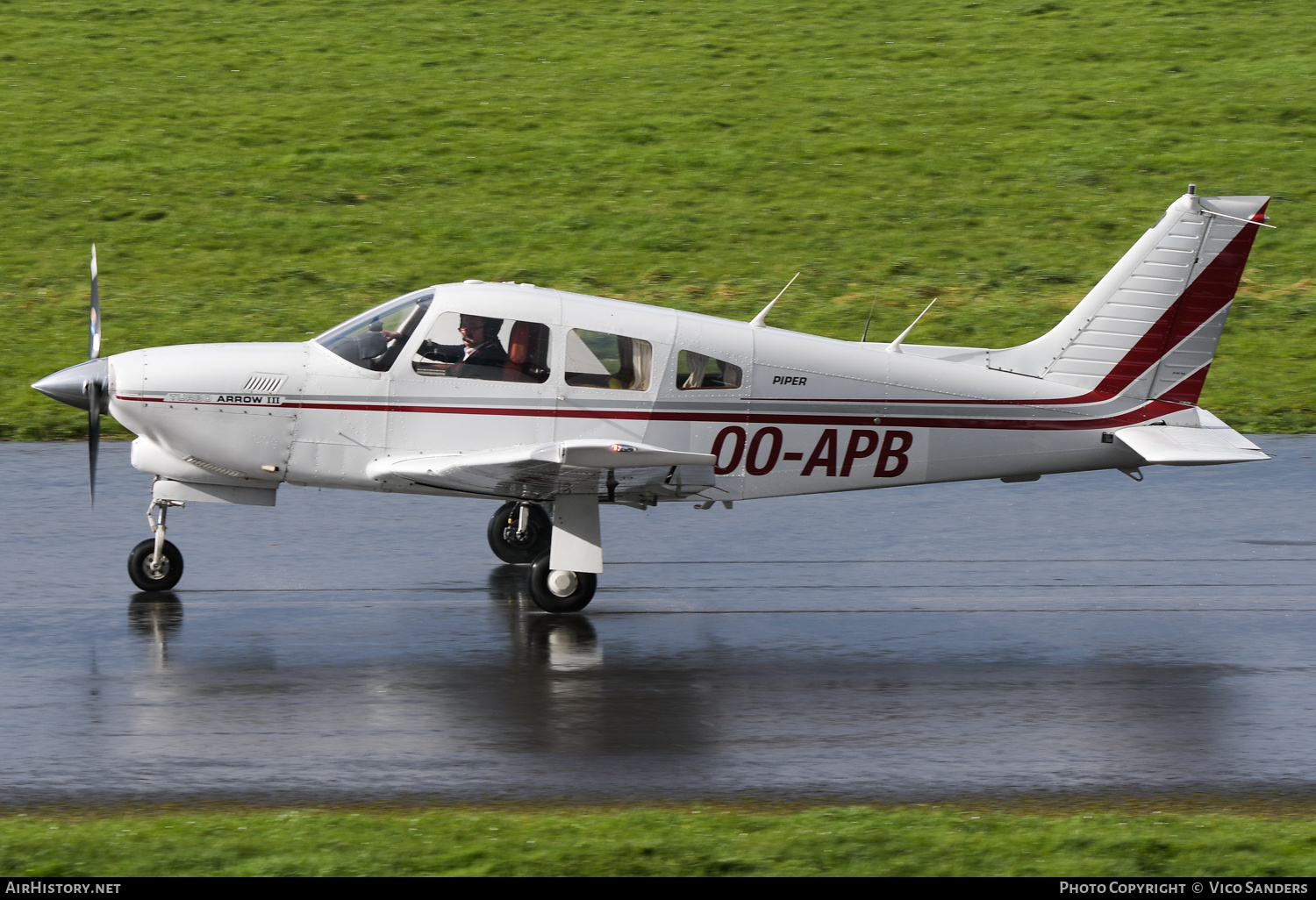 Aircraft Photo of OO-APB | Piper PA-28R-201T Turbo Arrow III | AirHistory.net #670237
