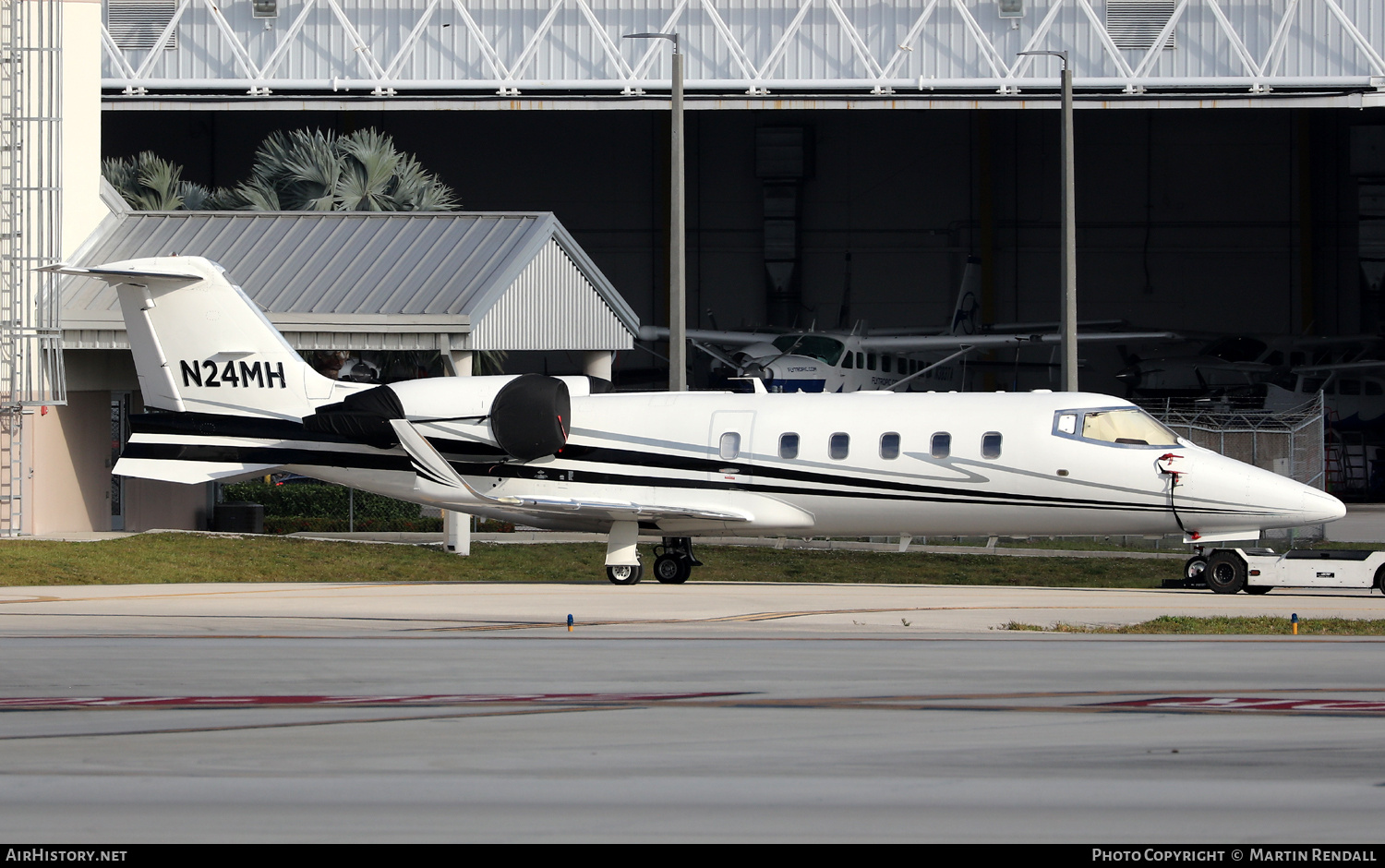 Aircraft Photo of N24MH | Learjet 60 | AirHistory.net #670432