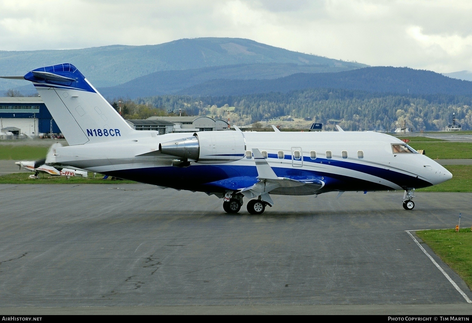 Aircraft Photo of N188CR | Bombardier Challenger 604 (CL-600-2B16) | AirHistory.net #670624