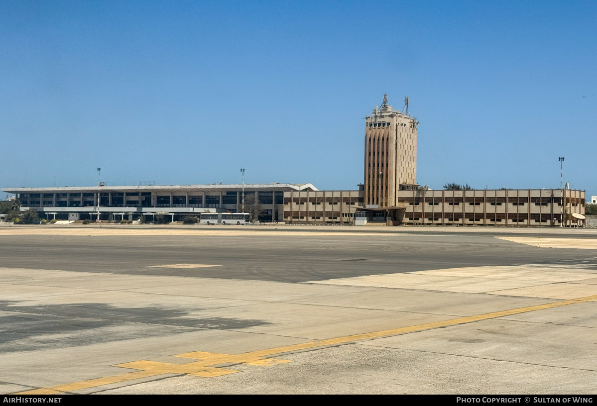 Airport photo of Dakar - Léopold Sédar Senghor (GOOY / DKR) in Senegal | AirHistory.net #670641