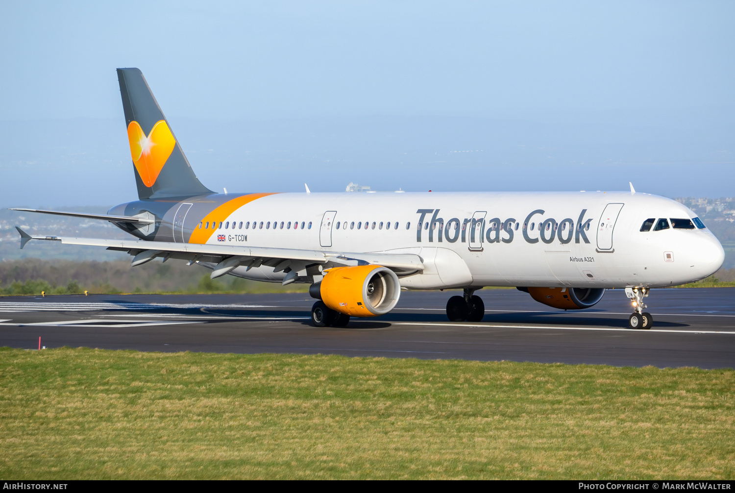 Aircraft Photo of G-TCDW | Airbus A321-211 | Thomas Cook Airlines | AirHistory.net #670818