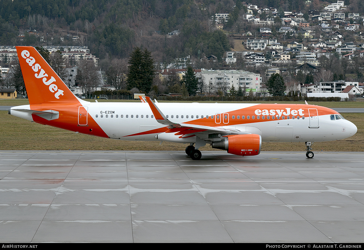 Aircraft Photo of G-EZOM | Airbus A320-214 | EasyJet | AirHistory.net #670886
