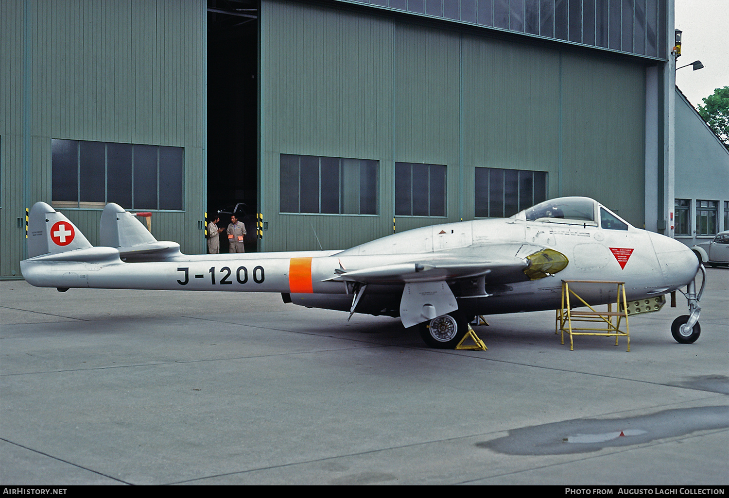 Aircraft Photo of J-1200 | De Havilland D.H. 100 Vampire FB6 | Switzerland - Air Force | AirHistory.net #670994