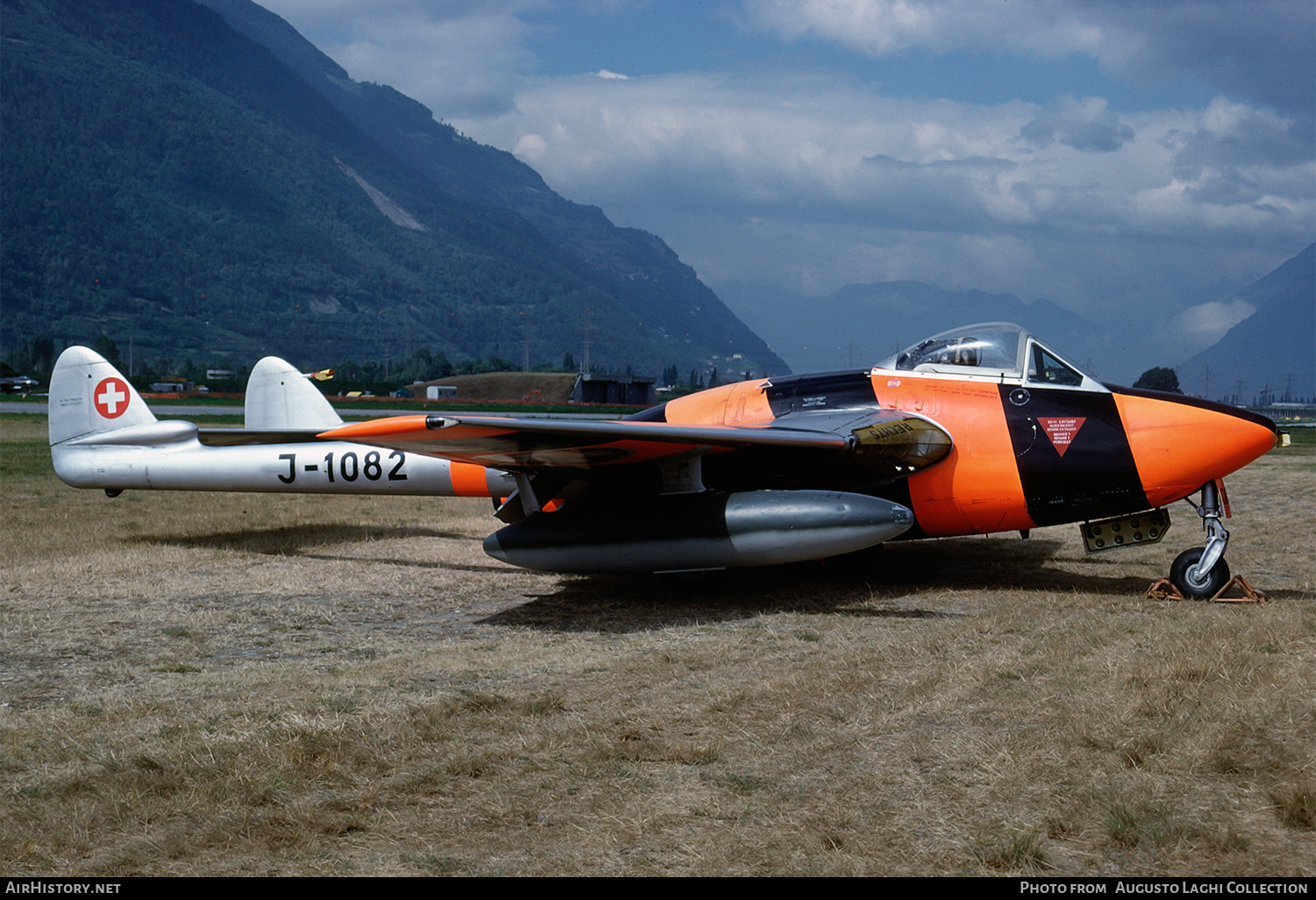 Aircraft Photo of J-1082 | De Havilland D.H. 100 Vampire FB6 | Switzerland - Air Force | AirHistory.net #671036