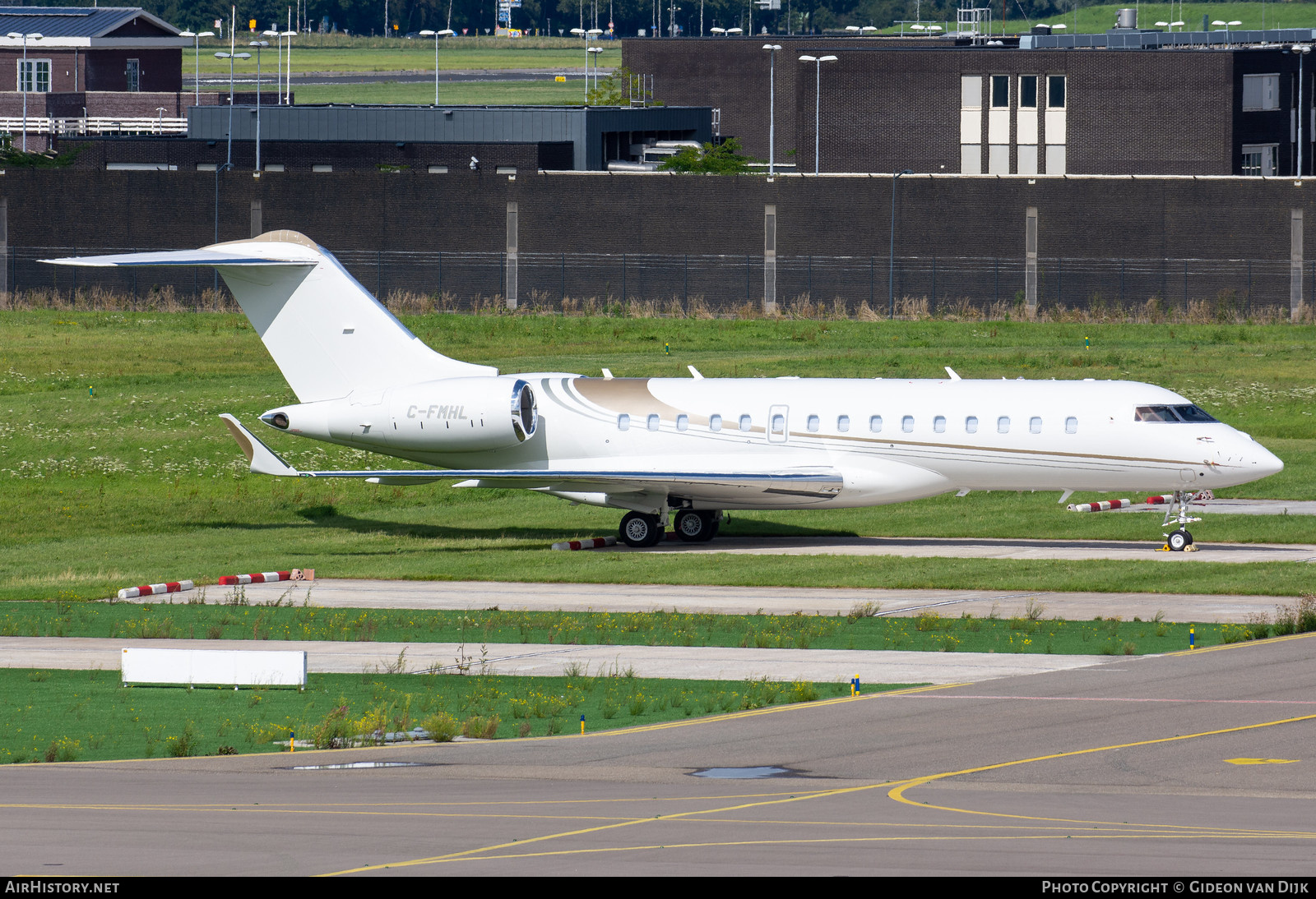 Aircraft Photo of C-FMHL | Bombardier Global 6500 (BD-700-1A10) | AirHistory.net #671097