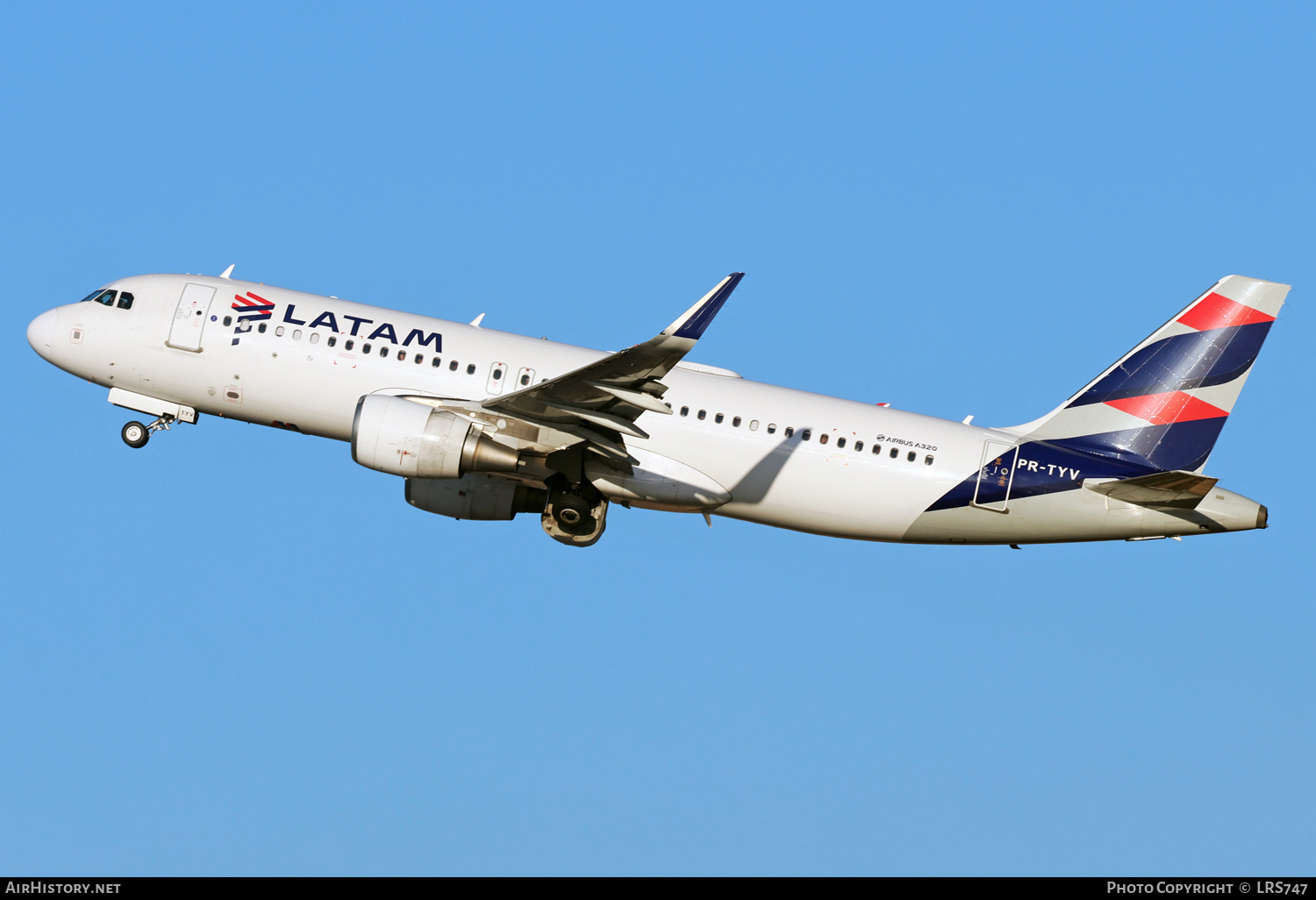 Aircraft Photo of PR-TYV | Airbus A320-214 | LATAM Airlines | AirHistory.net #671282