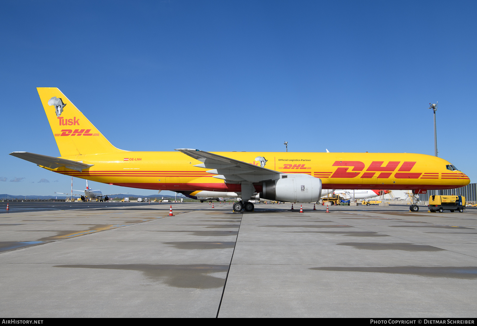 Aircraft Photo of OE-LNH | Boeing 757-236(PCF) | DHL International | AirHistory.net #671474