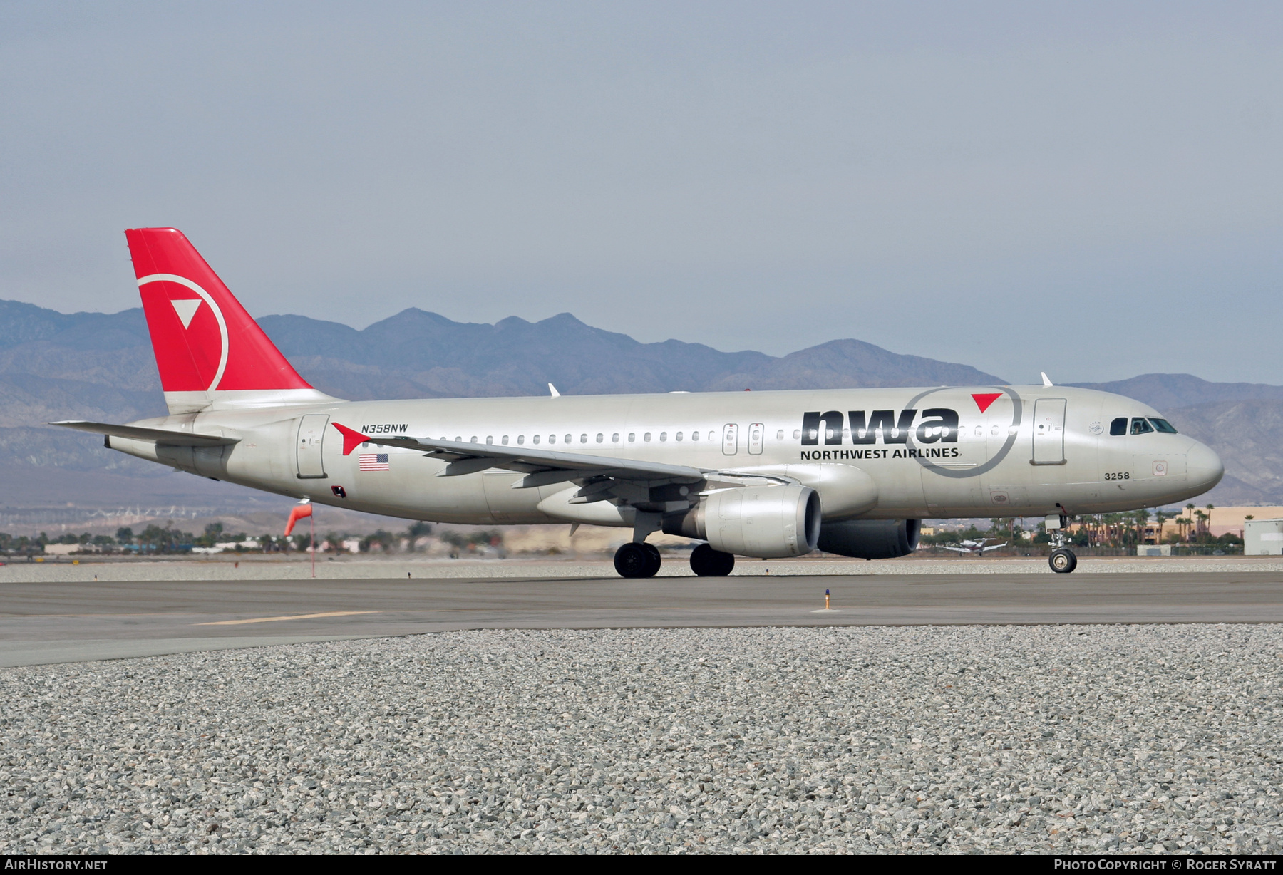 Aircraft Photo of N358NW | Airbus A320-212 | Northwest Airlines | AirHistory.net #671511