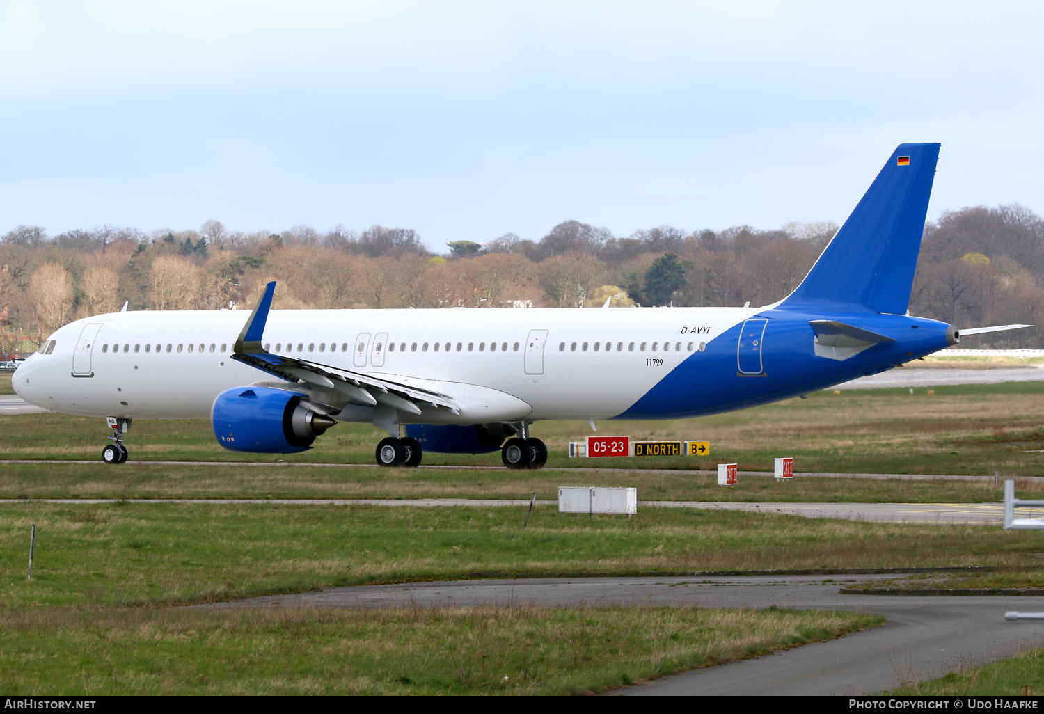 Aircraft Photo of D-AVYI | Airbus A321-251NX | AirHistory.net #671587