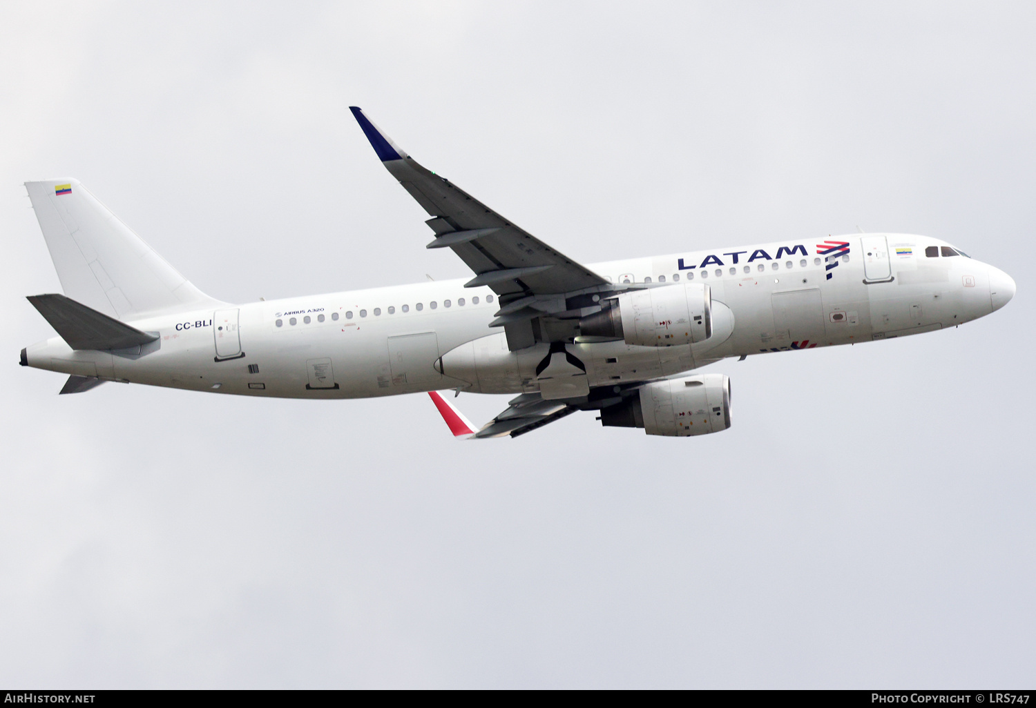 Aircraft Photo of CC-BLI | Airbus A320-214 | LATAM Airlines | AirHistory.net #671722