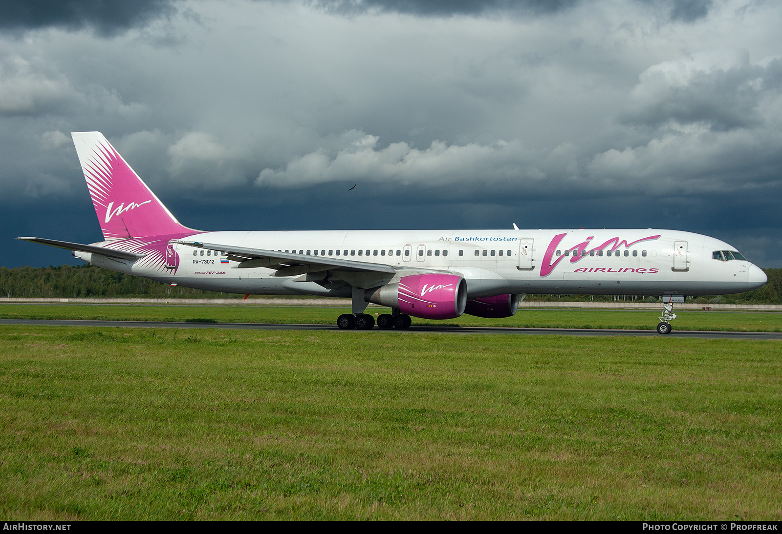 Aircraft Photo of RA-73012 | Boeing 757-230 | VIM Airlines | AirHistory.net #672028