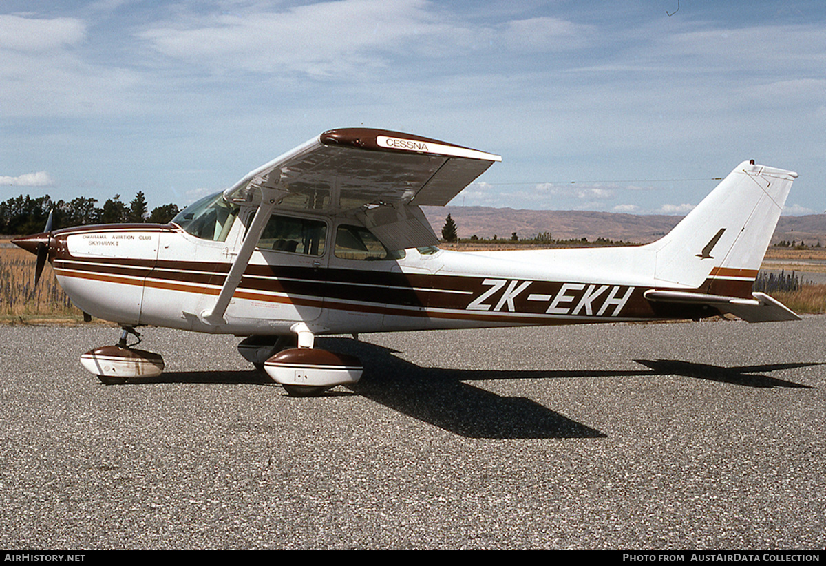 Aircraft Photo of ZK-EKH | Cessna 172N Skyhawk | Omarama Aviation Club | AirHistory.net #672030