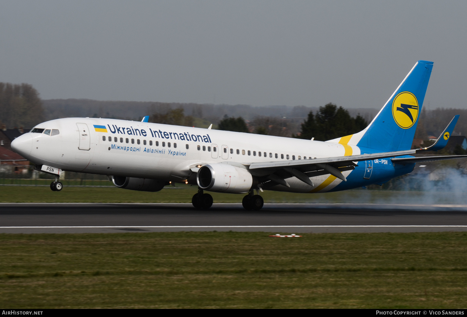 Aircraft Photo of UR-PSN | Boeing 737-86N | Ukraine International Airlines | AirHistory.net #672034