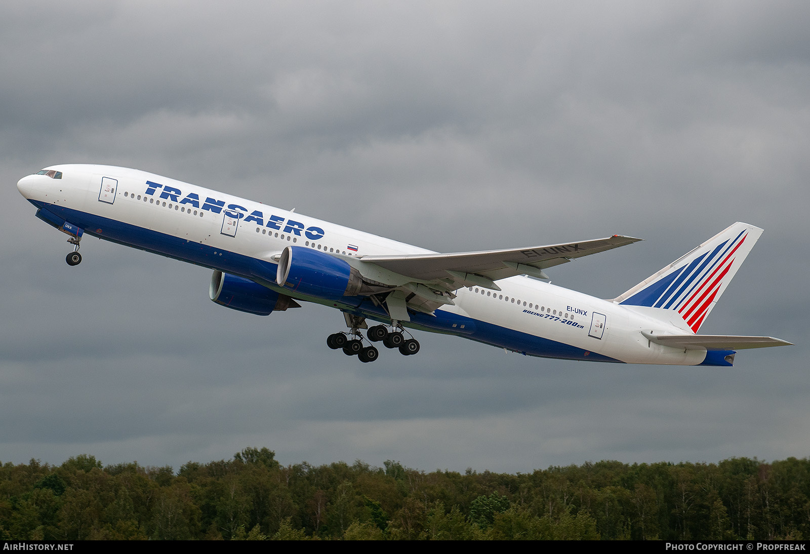 Aircraft Photo of EI-UNX | Boeing 777-222/ER | Transaero Airlines | AirHistory.net #672066