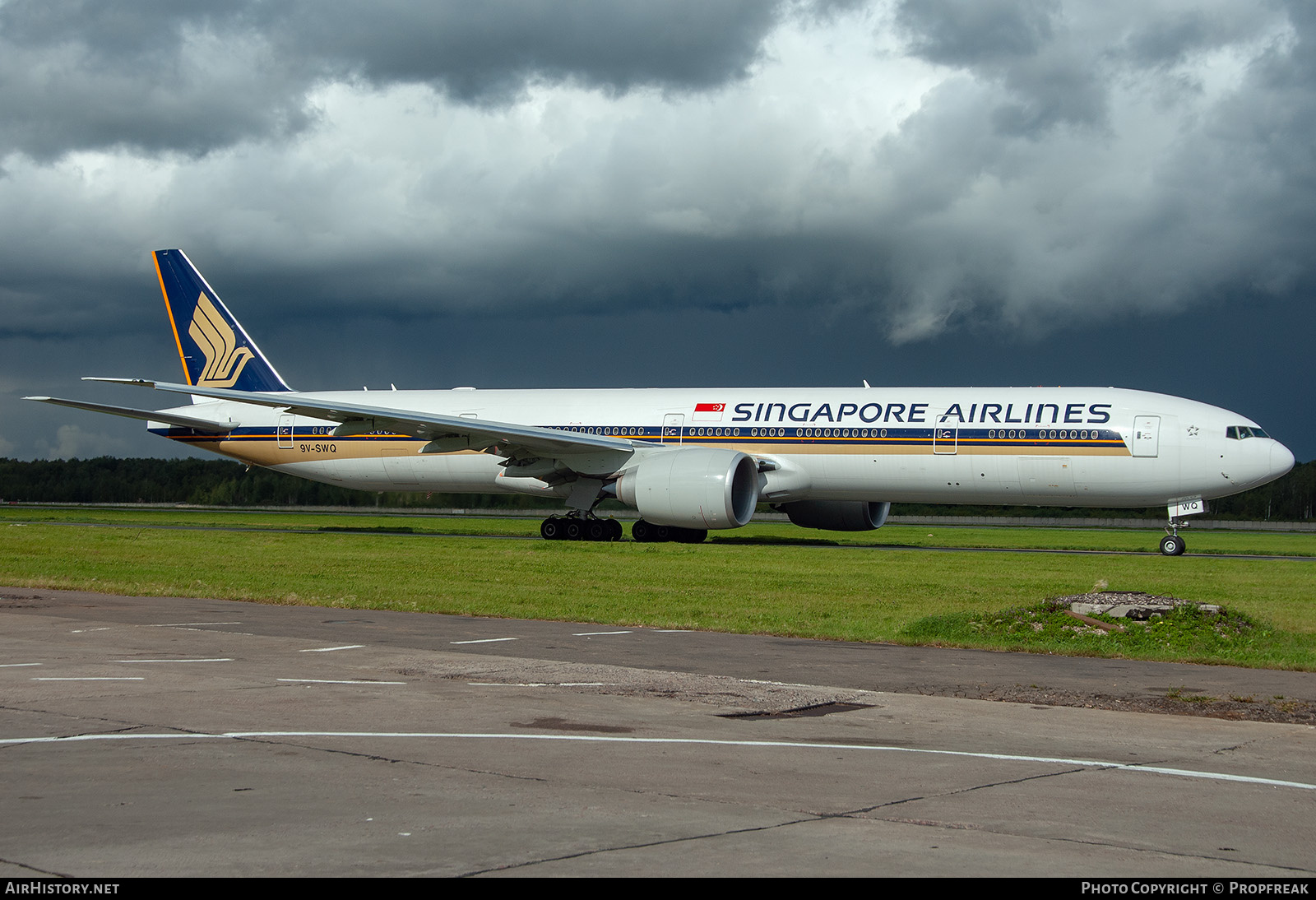 Aircraft Photo of 9V-SWQ | Boeing 777-312/ER | Singapore Airlines | AirHistory.net #672105