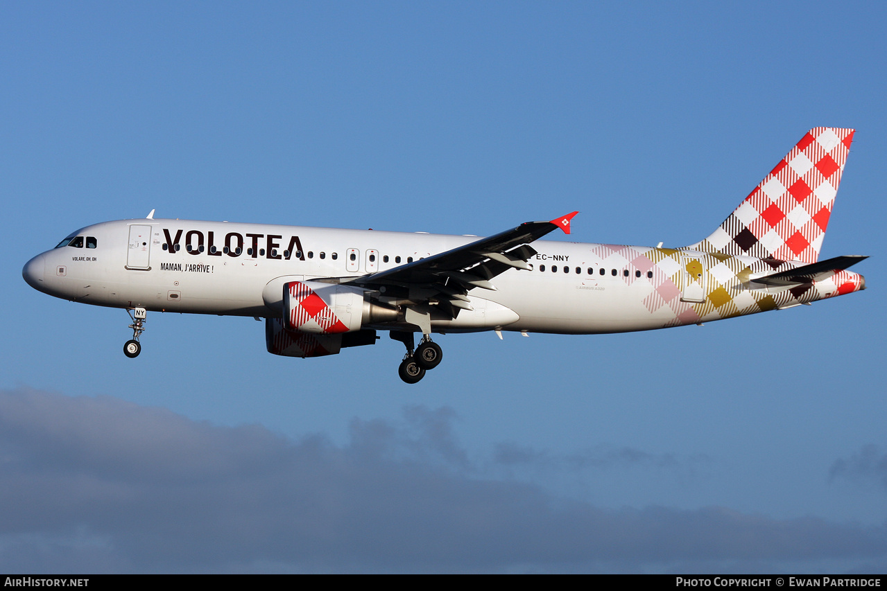 Aircraft Photo of EC-NNY | Airbus A320-214 | Volotea | AirHistory.net #672227