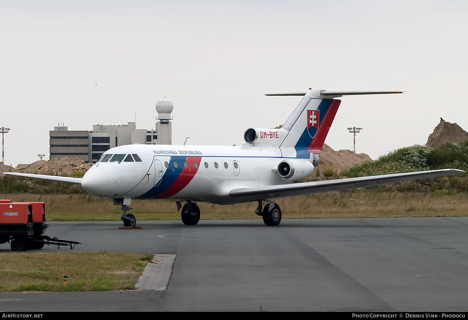 Aircraft Photo of OM-BYE | Yakovlev Yak-40 | Slovakia - Government | AirHistory.net #672276