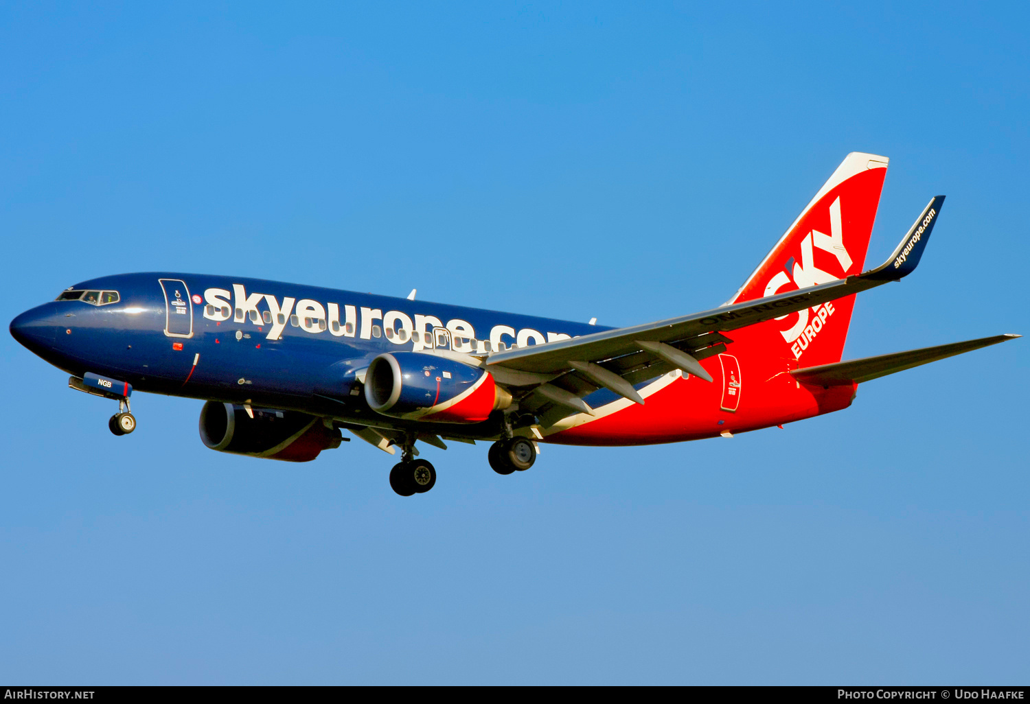 Aircraft Photo of OM-NGB | Boeing 737-76N | SkyEurope Airlines | AirHistory.net #672298
