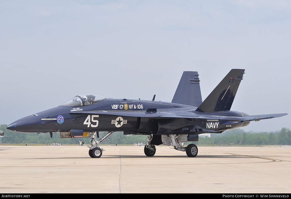 Aircraft Photo of 163745 | McDonnell Douglas F/A-18C Hornet | USA - Navy | AirHistory.net #672359