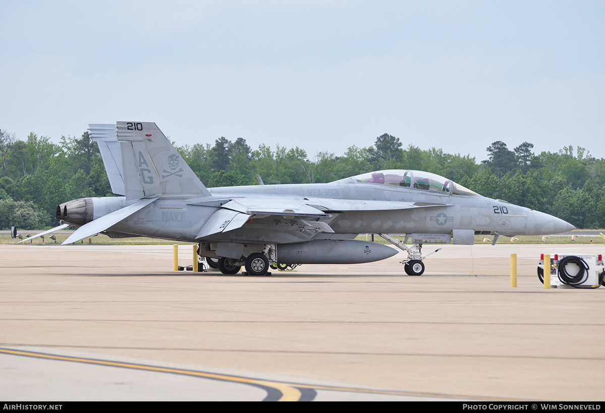 Aircraft Photo of 166453 | Boeing F/A-18F Super Hornet | USA - Navy | AirHistory.net #672364