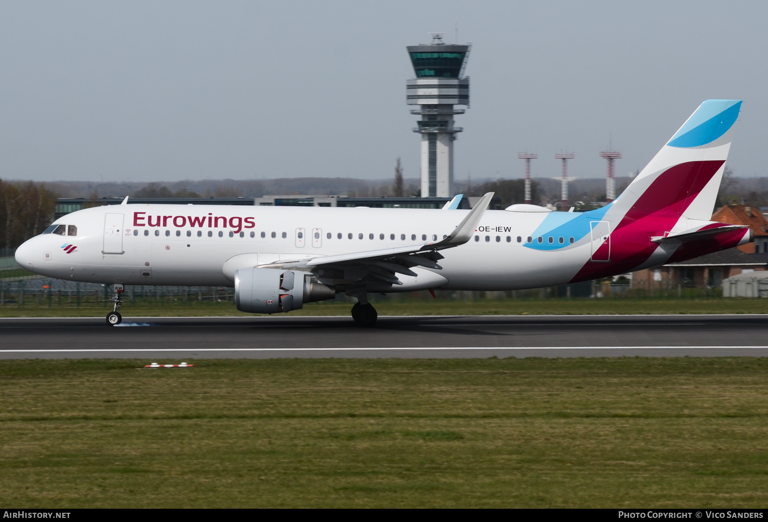 Aircraft Photo of OE-IEW | Airbus A320-214 | Eurowings | AirHistory.net #672377