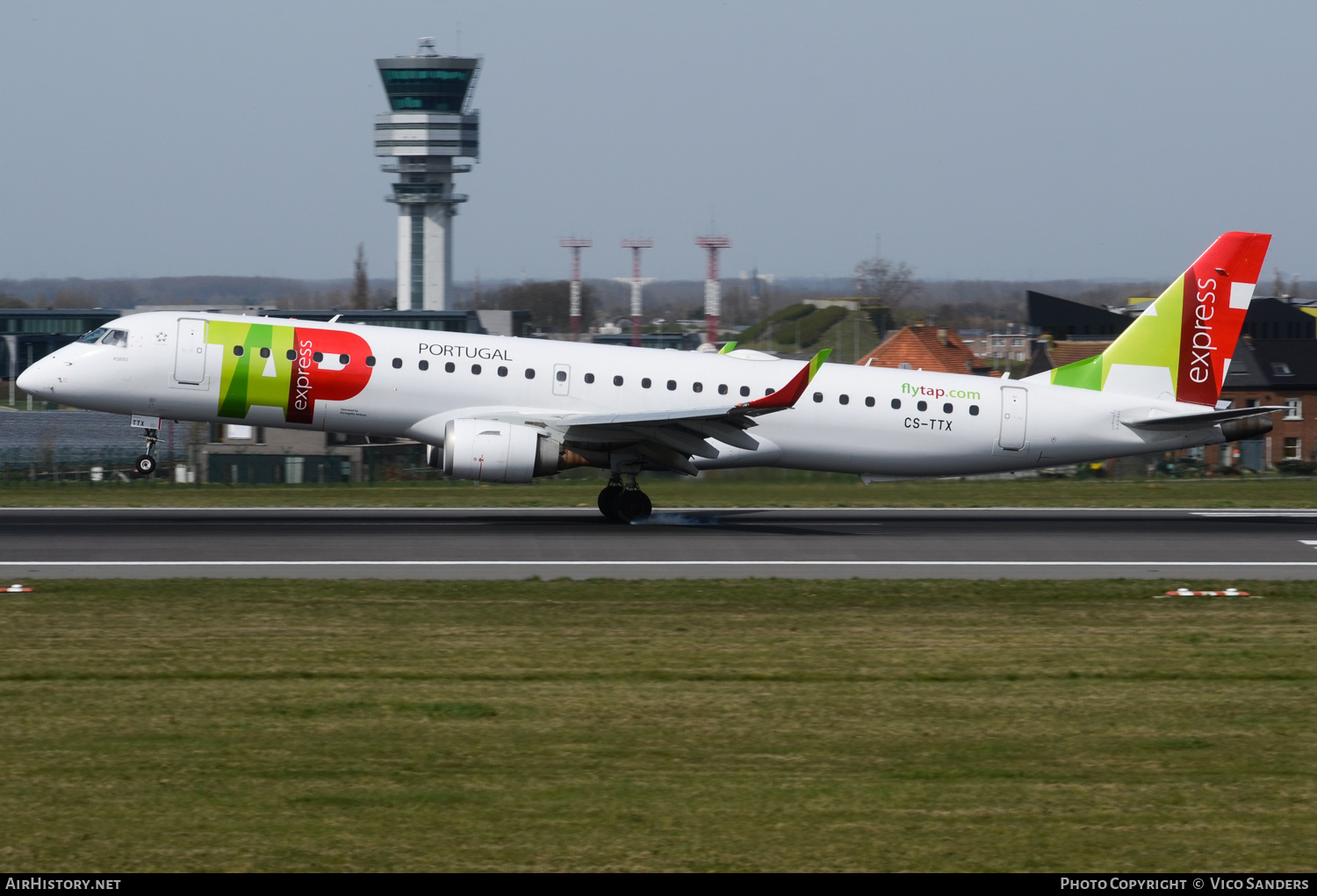 Aircraft Photo of CS-TTX | Embraer 195AR (ERJ-190-200IGW) | TAP Air Portugal Express | AirHistory.net #672446