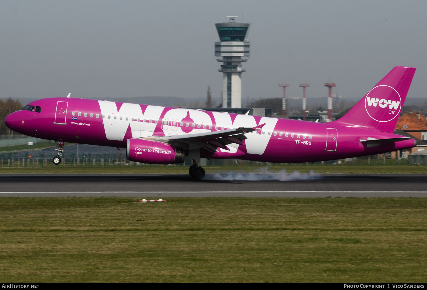 Aircraft Photo of TF-BRO | Airbus A320-232 | WOW Air | AirHistory.net #672475