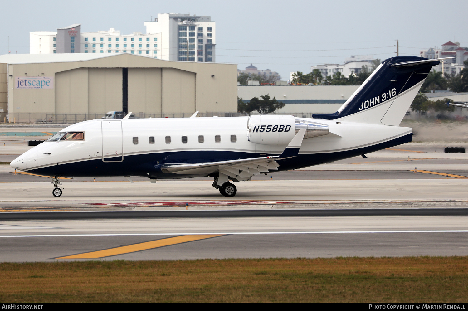 Aircraft Photo of N558BD | Bombardier Challenger 604 (CL-600-2B16) | AirHistory.net #672497