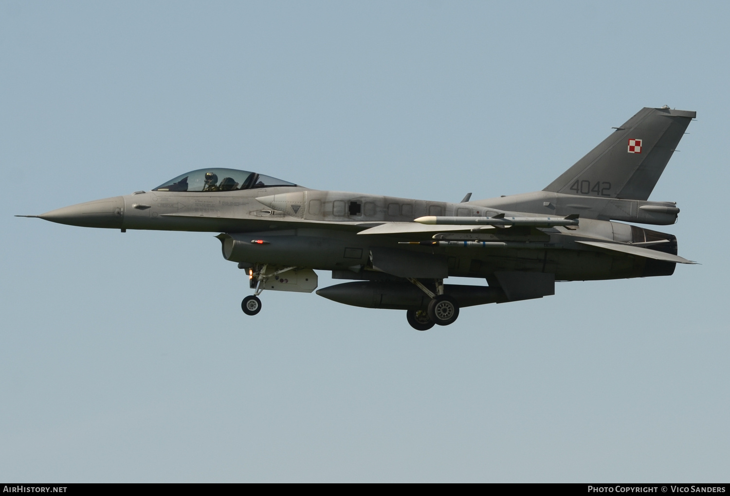 Aircraft Photo of 4042 | Lockheed Martin F-16C Fighting Falcon | Poland - Air Force | AirHistory.net #672507