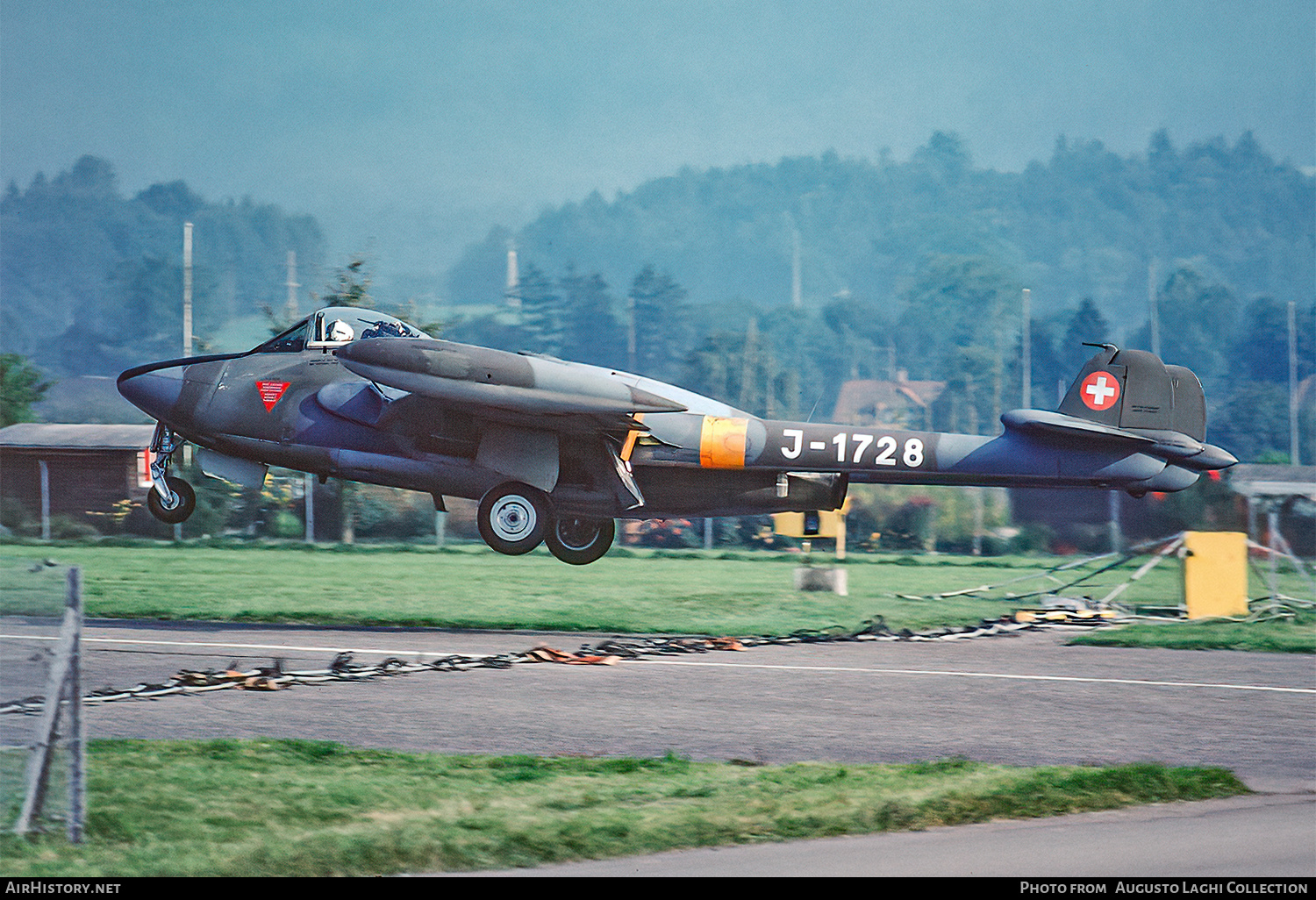 Aircraft Photo of J-1728 | De Havilland D.H. 112 Venom FB54 | Switzerland - Air Force | AirHistory.net #672729
