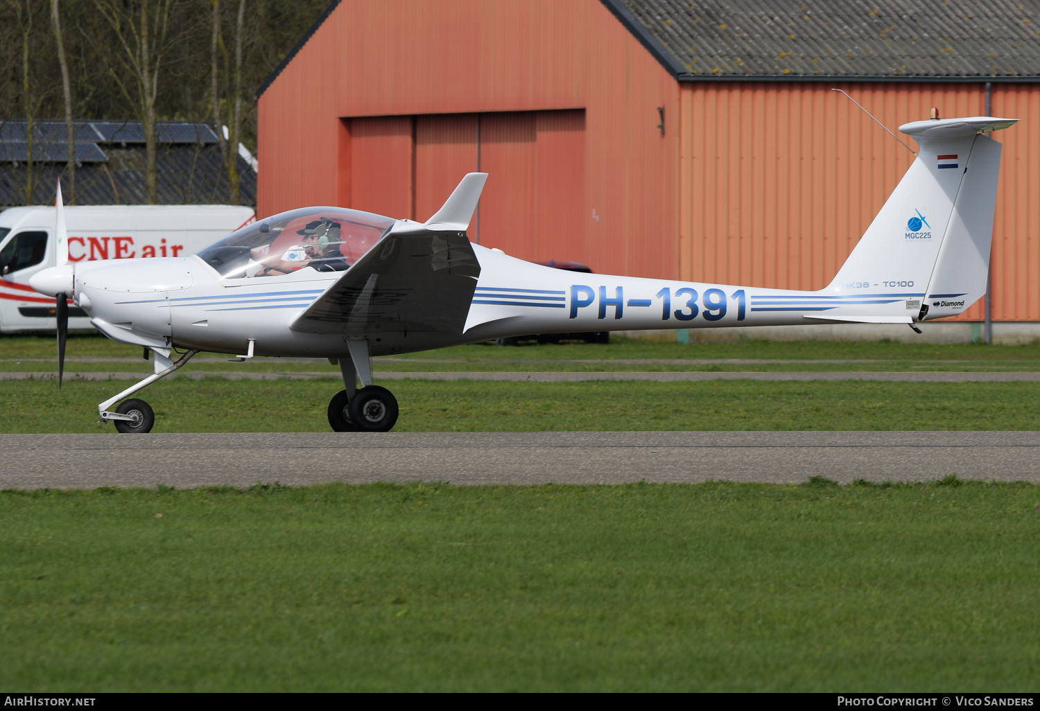 Aircraft Photo of PH-1391 | Diamond HK-36TC Super Dimona | MGC225 - Motor Glider Club 225 | AirHistory.net #672759