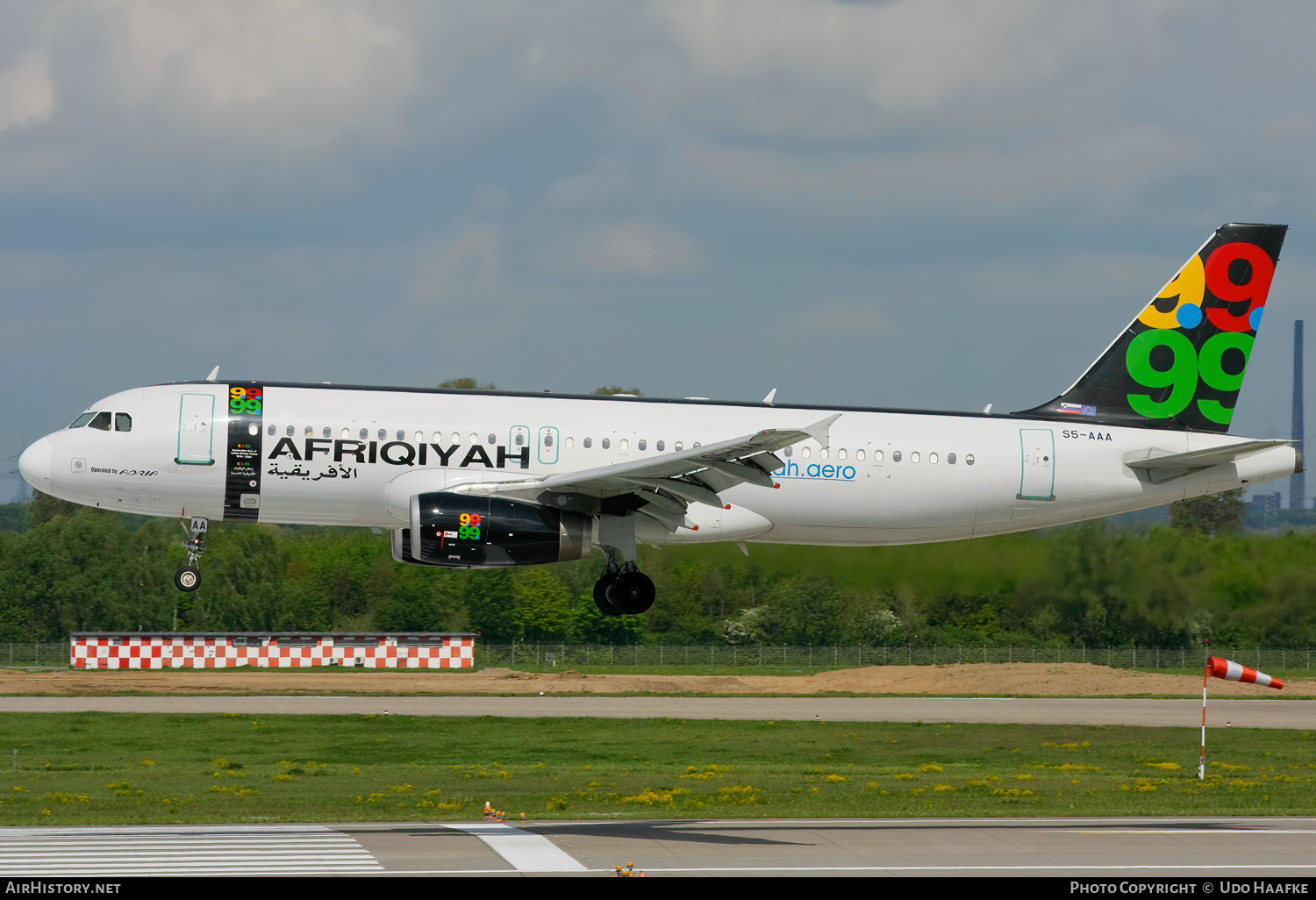 Aircraft Photo of S5-AAA | Airbus A320-231 | Afriqiyah Airways | AirHistory.net #672781