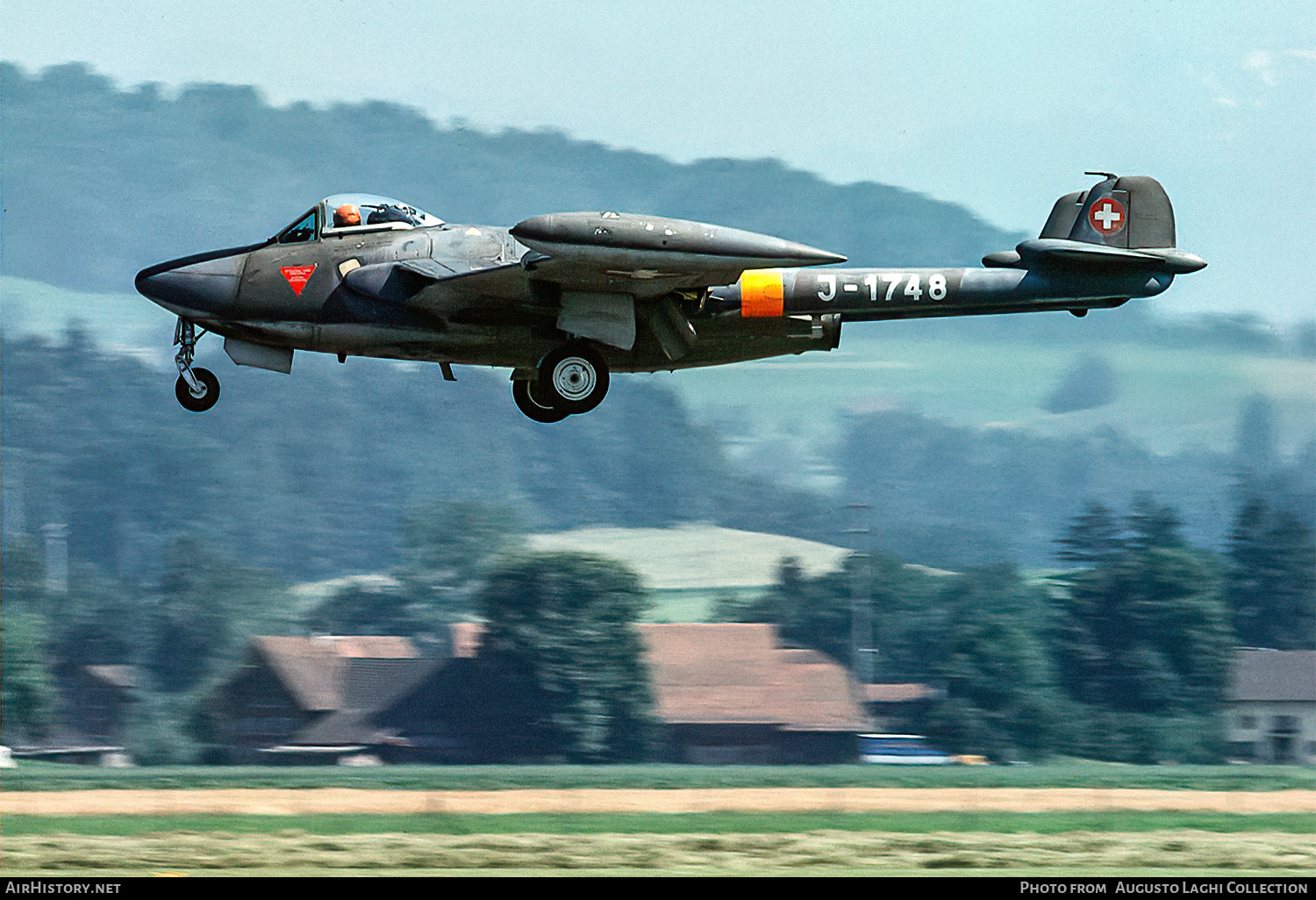 Aircraft Photo of J-1748 | De Havilland D.H. 112 Venom FB54 | Switzerland - Air Force | AirHistory.net #672813