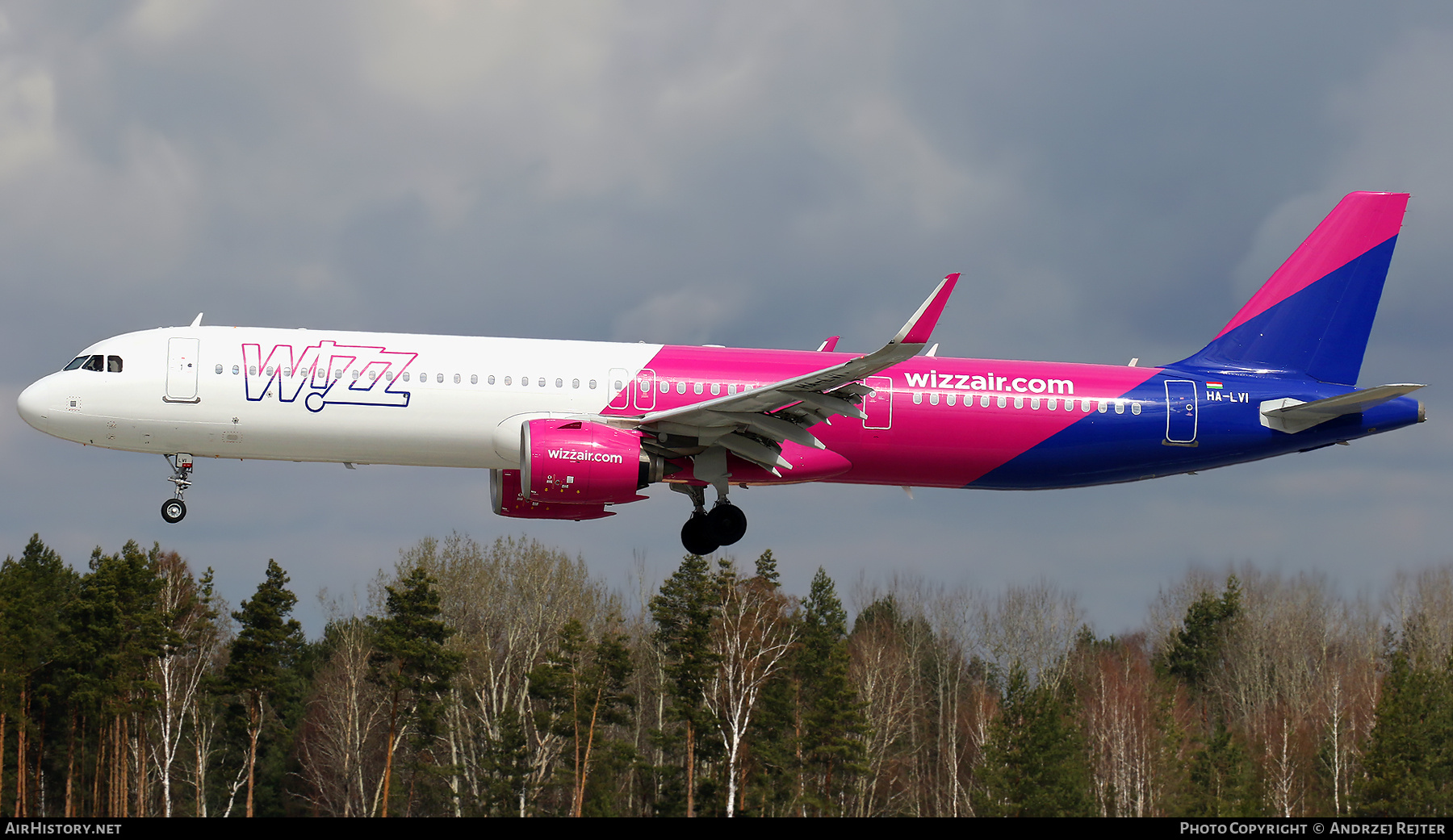 Aircraft Photo of HA-LVI | Airbus A321-271NX | Wizz Air | AirHistory.net #673164