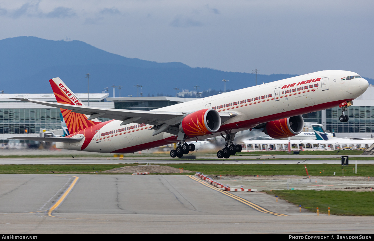 Aircraft Photo of VT-ALX | Boeing 777-337/ER | Air India | AirHistory.net #673428