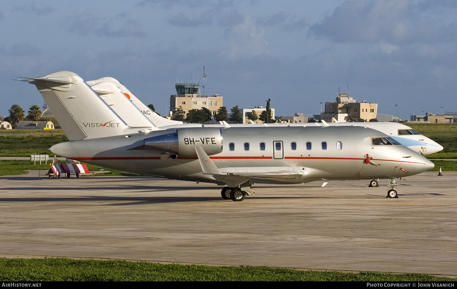 Aircraft Photo of 9H-VFE | Bombardier Challenger 605 (CL-600-2B16) | VistaJet | AirHistory.net #673492