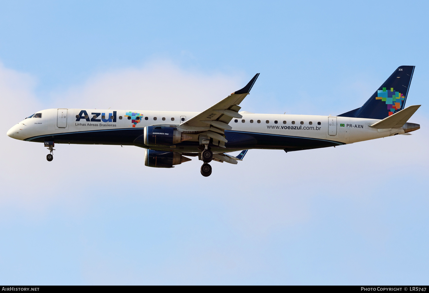 Aircraft Photo of PR-AXN | Embraer 195AR (ERJ-190-200IGW) | Azul Linhas Aéreas Brasileiras | AirHistory.net #673535