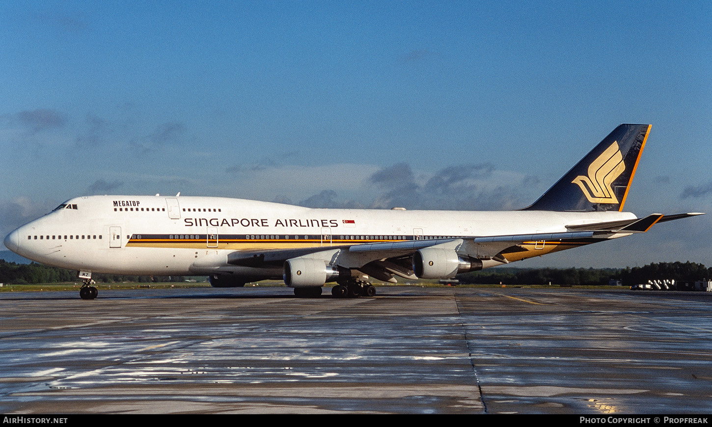 Aircraft Photo of 9V-SMZ | Boeing 747-412 | Singapore Airlines | AirHistory.net #673557