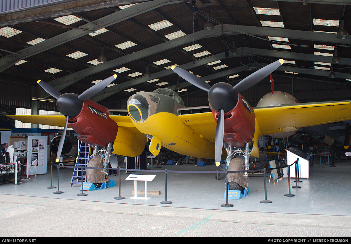 Aircraft Photo of W4050 | De Havilland D.H. 98 Mosquito | UK - Air Force | AirHistory.net #673726