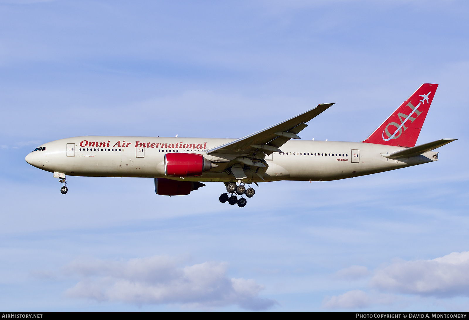 Aircraft Photo of N819AX | Boeing 777-2U8/ER | Omni Air International - OAI | AirHistory.net #673788