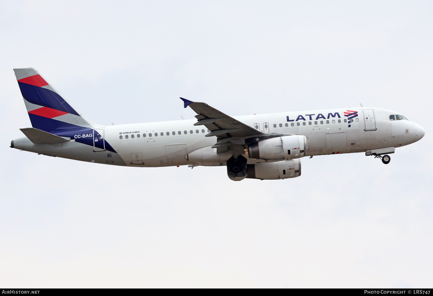Aircraft Photo of CC-BAG | Airbus A320-232 | LATAM Airlines | AirHistory.net #673863