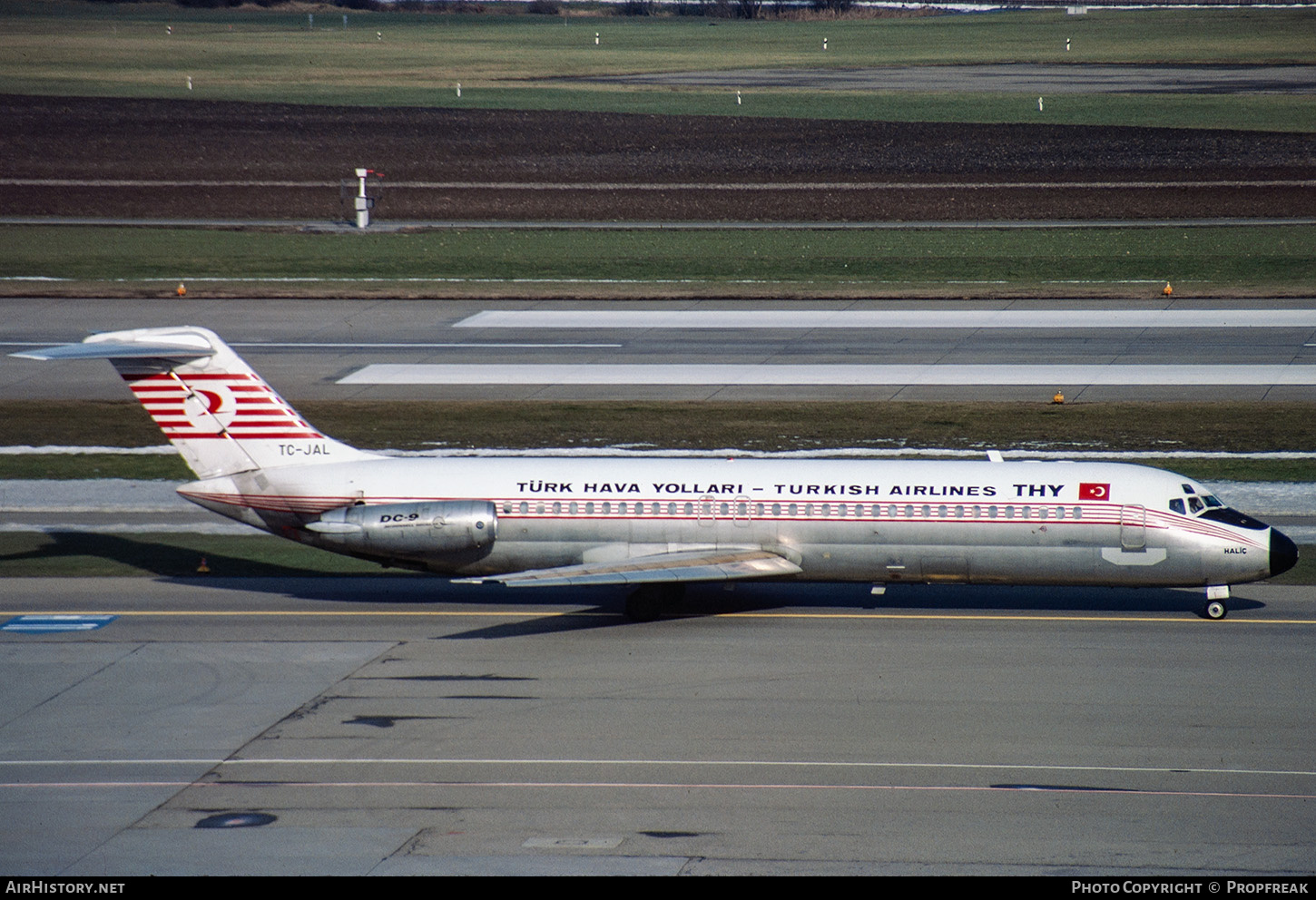 Aircraft Photo of TC-JAL | McDonnell Douglas DC-9-32 | THY Türk Hava Yolları - Turkish Airlines | AirHistory.net #673921