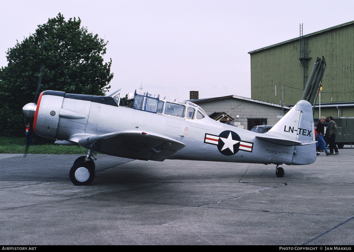 Aircraft Photo of LN-TEX | North American AT-16 Harvard IIB | USA - Air Force | AirHistory.net #673971